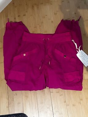 Athleta Alicia keys Fuchsia Utility cargo pants size 6